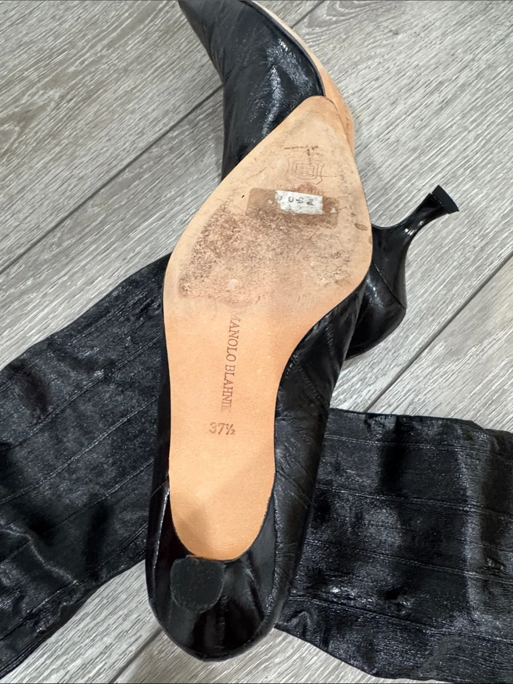 Manolo Blahnik Black Pointed-Toe Mid-Knee Kitten Heel Boots - Picture 3 of 9